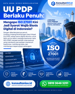 Ilustrasi perisai keamanan data digital yang menghubungkan kepatuhan UU PDP dengan standar ISO 27001.